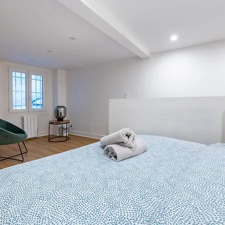 Apartment Le De Niro Magnifique Duplex Invalides Eiffel Tower 7 Pers